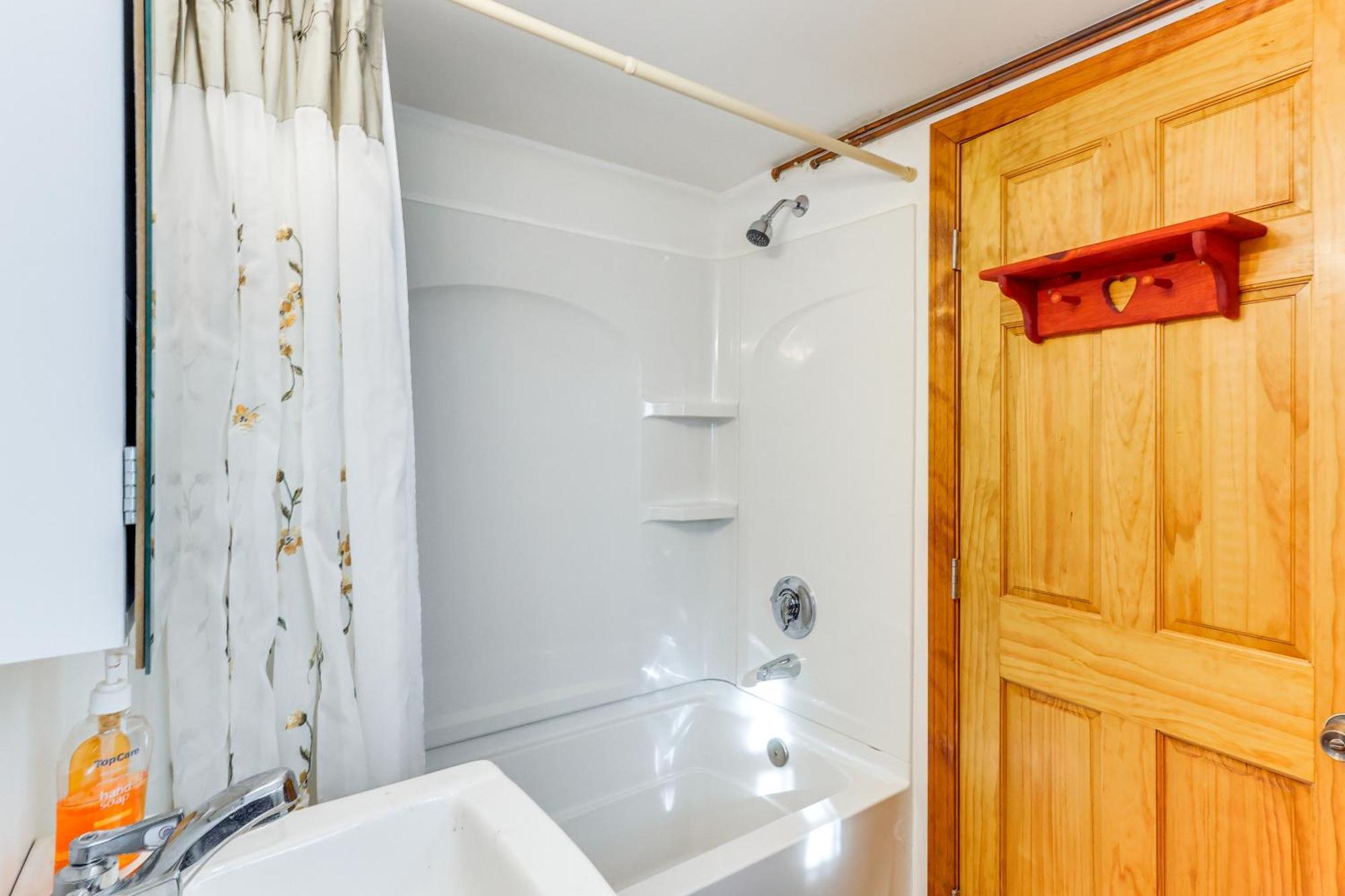 Charming Old Lyme Cottage, Steps To Private Beach! Exterior photo